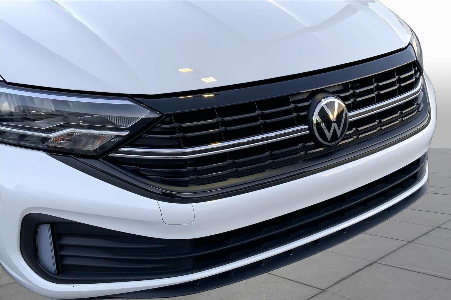 Used 2024 Volkswagen Jetta Sport FWD image 27