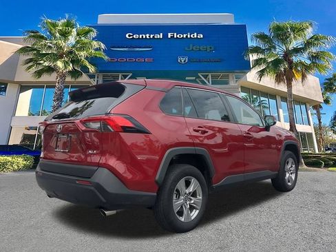 Used 2023 Toyota RAV4 XLE w/ Convenience Package FWD image 5