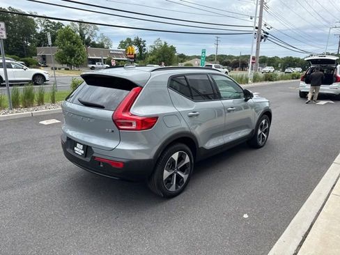 Certified 2025 Volvo XC40 B5 Plus AWD/4WD image 5