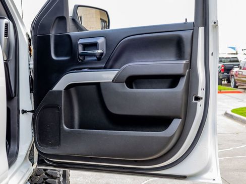 Used 2017 Chevrolet Silverado 1500 LT image 35