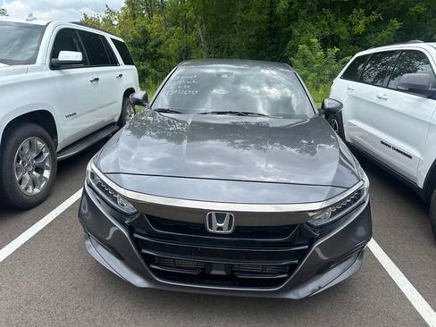Used 2018 Honda Accord Sport image 3