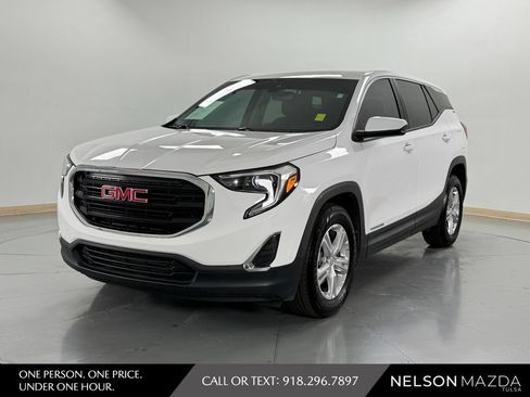Used 2021 GMC Terrain SLE FWD image 1