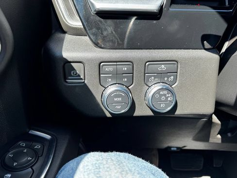 Used 2023 GMC Sierra 1500 Elevation w/ X31 Off-Road Package AWD/4WD image 16