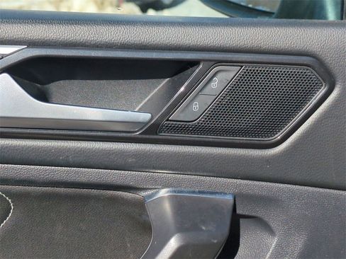 Used 2023 Volkswagen Tiguan SE R-Line image 11