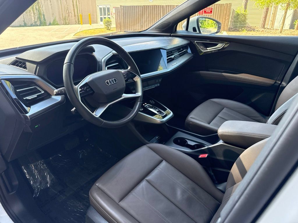 Used 2023 Audi Q4 e-tron Premium w/ Convenience Package RWD image 20