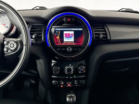 Used 2019 MINI Cooper 2-Door Hardtop image 25