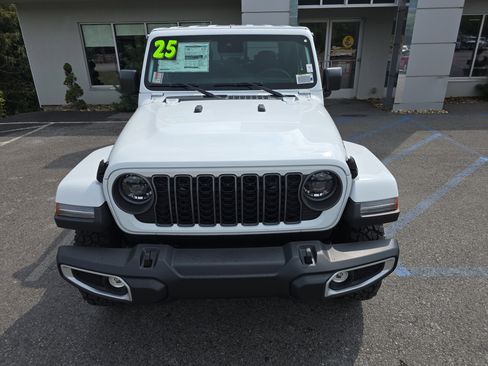 New 2025 Jeep Gladiator Sport image 9