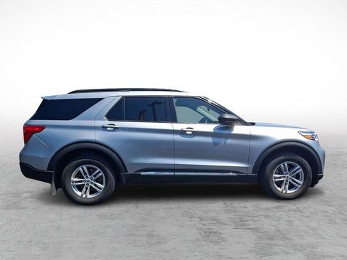 Used 2023 Ford Explorer XLT w/ Equipment Group 202A AWD/4WD image 7