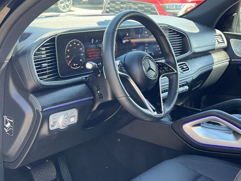 Used 2025 Mercedes-Benz GLS 450 4MATIC image 17