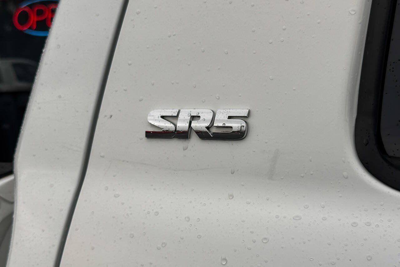 Used 2019 Toyota Tundra SR5 AWD/4WD image 15