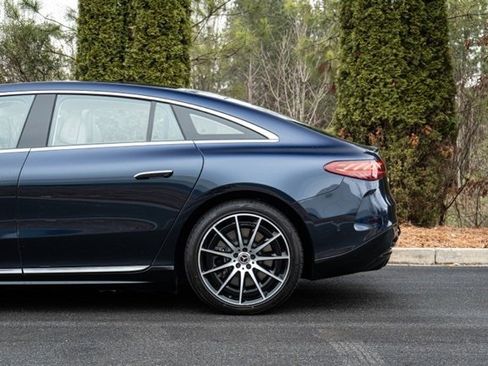 Used 2022 Mercedes-Benz EQS 580 580 image 22