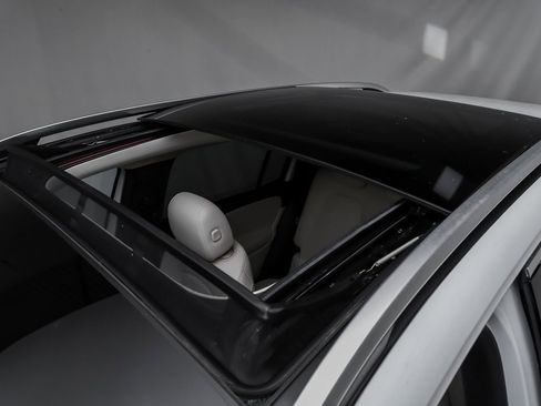 Certified 2022 Mercedes-Benz GLB 250 4MATIC image 5