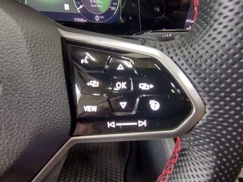Certified 2022 Volkswagen GTI SE image 27