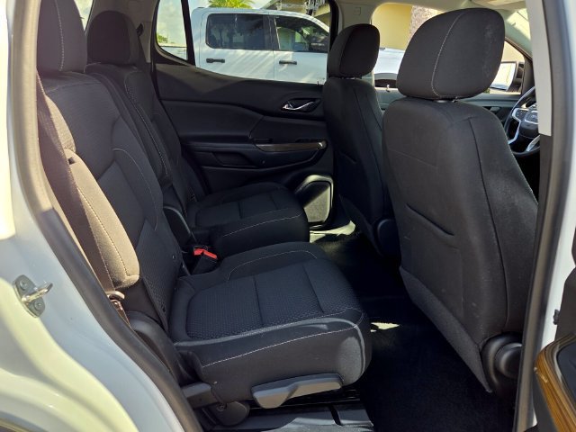 Used 2021 GMC Acadia SLE w/ Driver Convenience Package FWD image 17