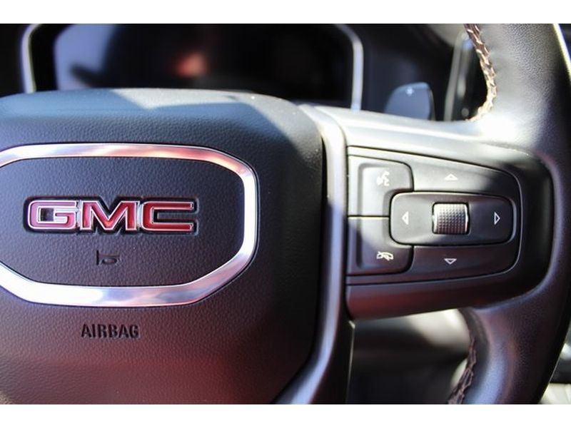 Used 2024 GMC Sierra 1500 AT4 w/ Technology Package AWD/4WD image 32