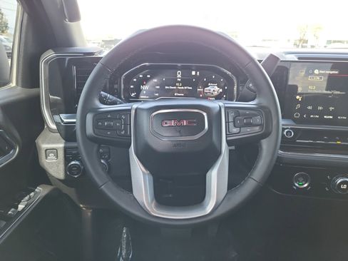 Used 2023 GMC Sierra 1500 SLE image 10