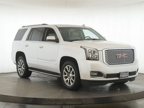Used 2016 GMC Yukon Denali image 2