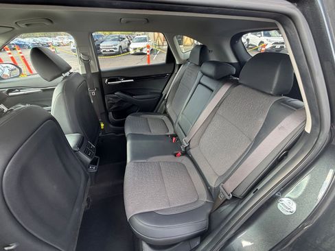 Used 2025 Kia Seltos S image 37