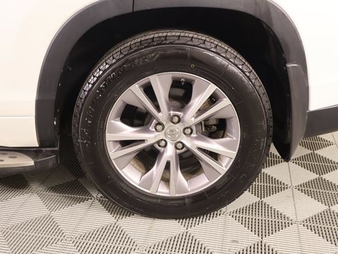 Used 2015 Toyota Highlander XLE FWD image 20