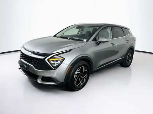 Used 2025 Kia Sportage LX FWD image 3
