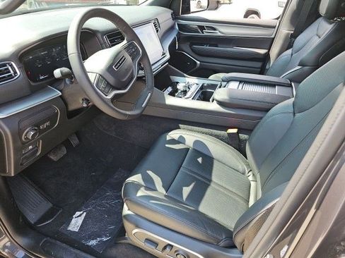 New 2026 Jeep Grand Wagoneer 4WD image 18