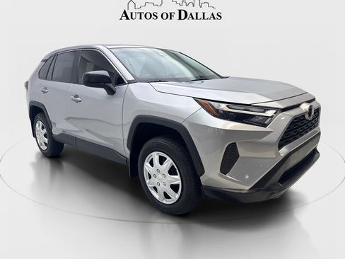 Used 2024 Toyota RAV4 LE FWD image 4