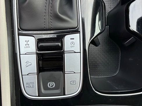 Used 2023 Hyundai Tucson SE image 34