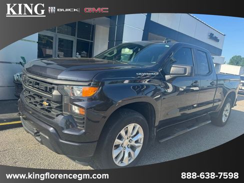 Used 2023 Chevrolet Silverado 1500 Custom image 1