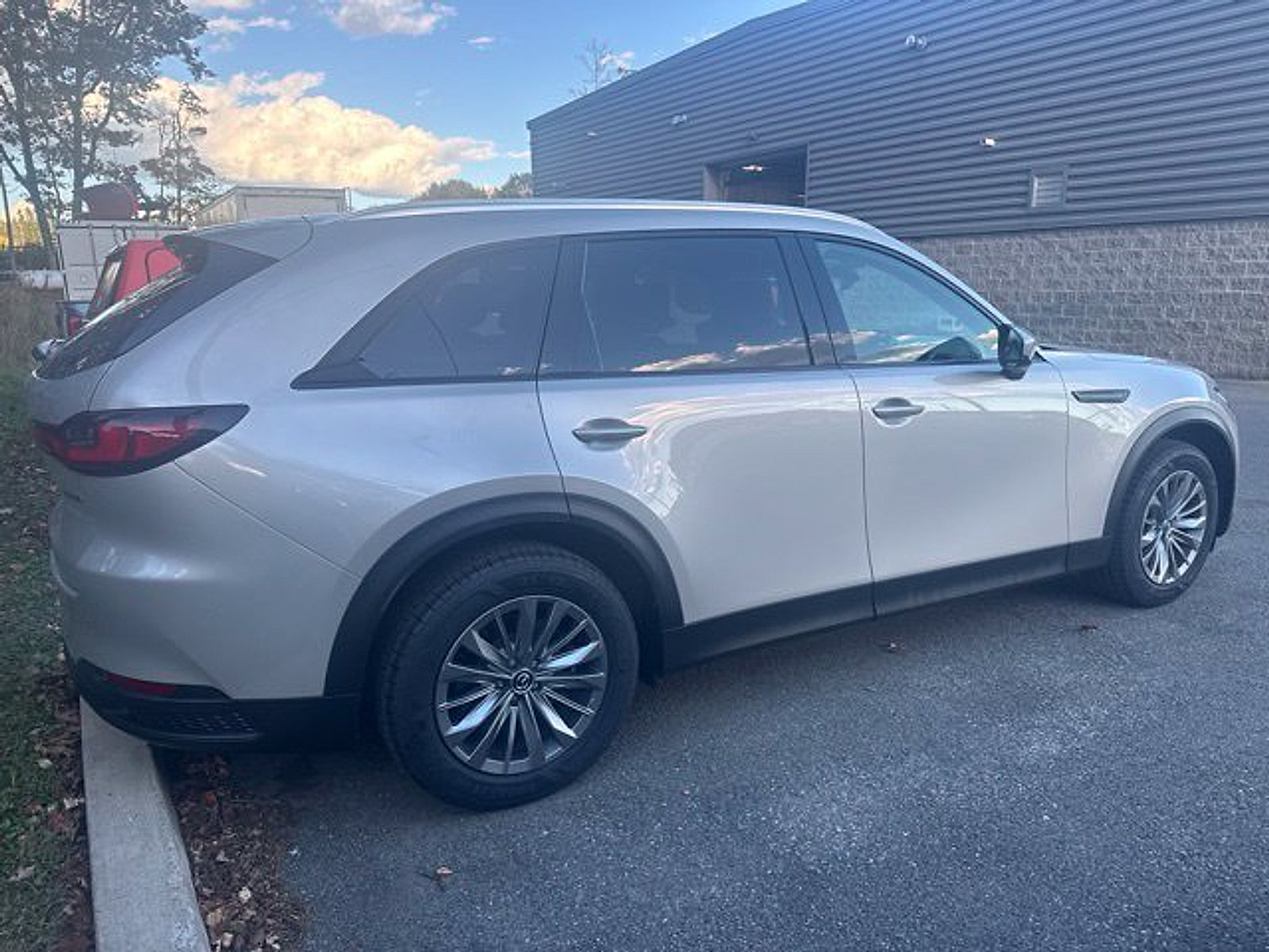 Used 2024 MAZDA CX-90 3.3 Turbo w/ Preferred Plus AWD/4WD image 3