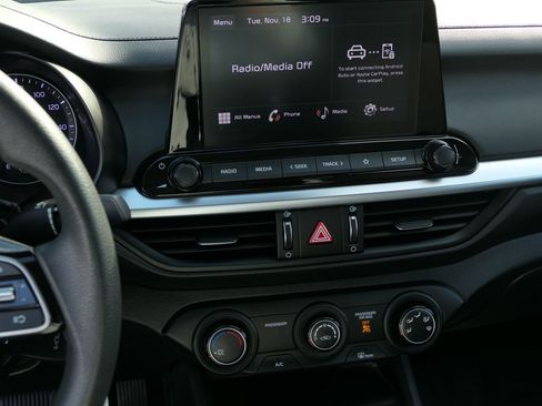 Used 2023 Kia Forte LXS w/ LXS Technology Package image 19