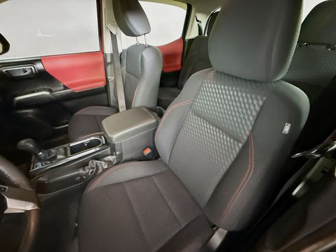 Used 2022 Toyota Tacoma SR5 image 24