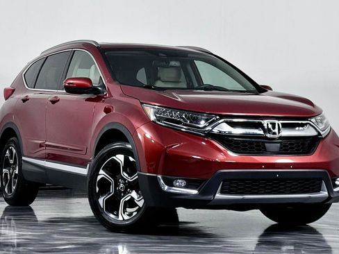 Used 2018 Honda CR-V Touring image 2