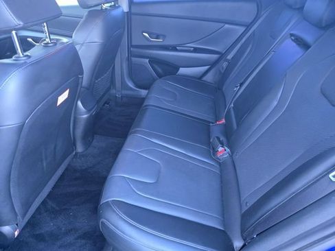 Used 2023 Hyundai Elantra Limited FWD image 15
