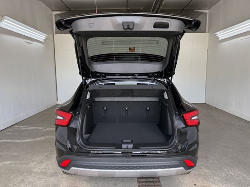 New 2025 Chevrolet Trax LT w/ Driver Confidence Package image 39