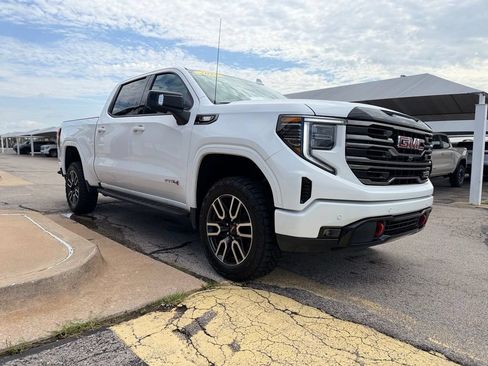 Used 2025 GMC Sierra 1500 AT4 w/ AT4 Premium Package AWD/4WD image 3