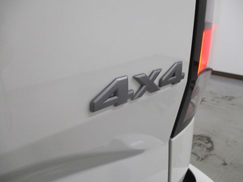 New 2025 Nissan Frontier SV image 5