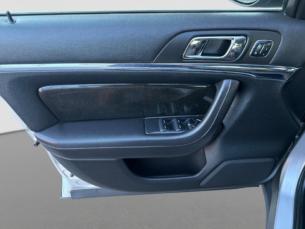 Used 2014 Lincoln MKS w/ Equipment Group 101A FWD image 18