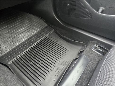 Used 2023 Toyota Corolla LE w/ LE Convenience Package image 17