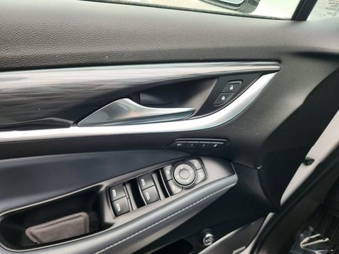 Used 2024 Buick Enclave Premium image 12