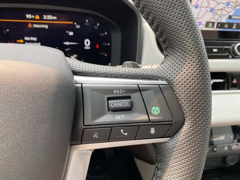 New 2025 Mitsubishi Outlander SE image 15