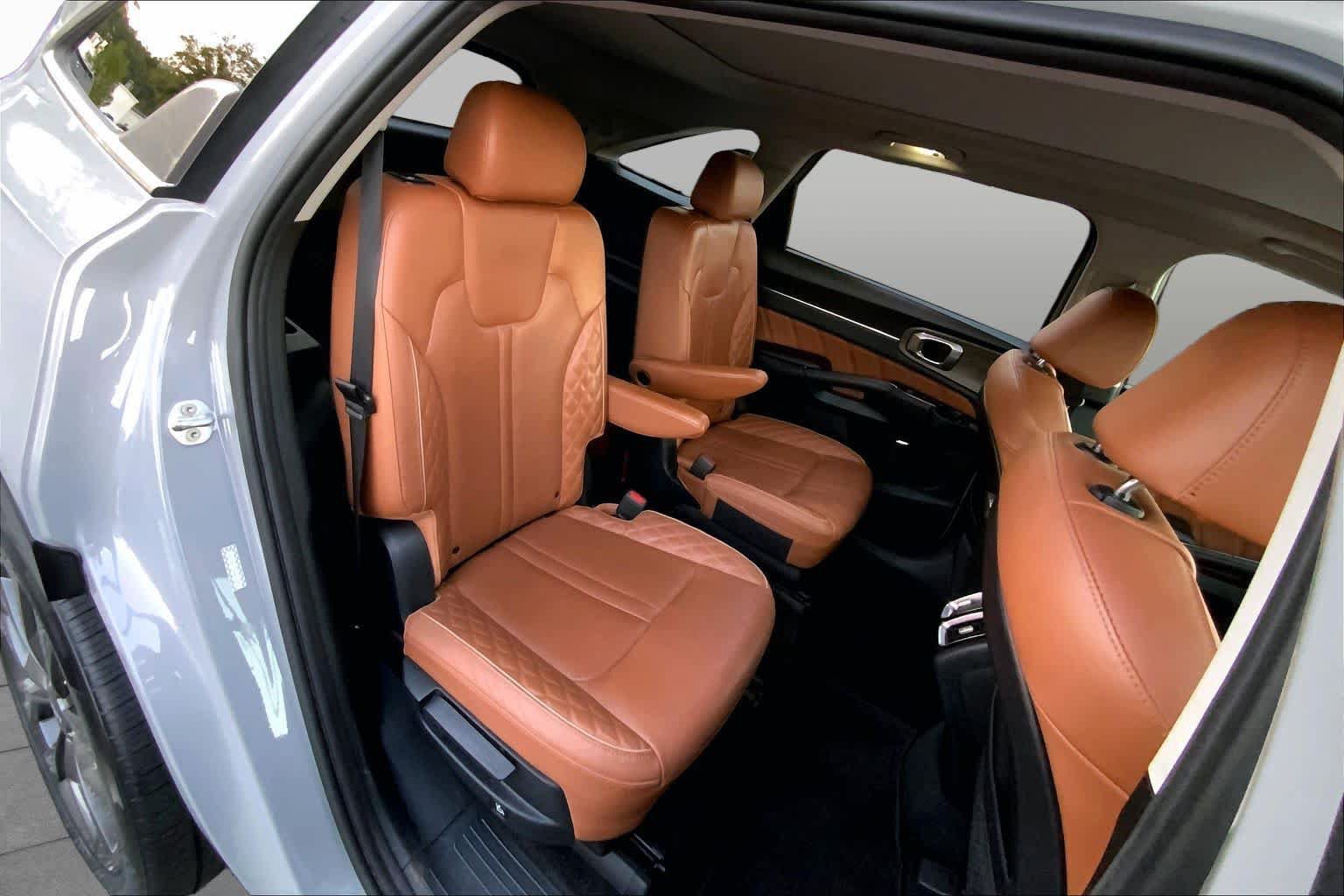 Used 2022 Kia Sorento SX Prestige w/ Rust Color Package AWD/4WD image 17