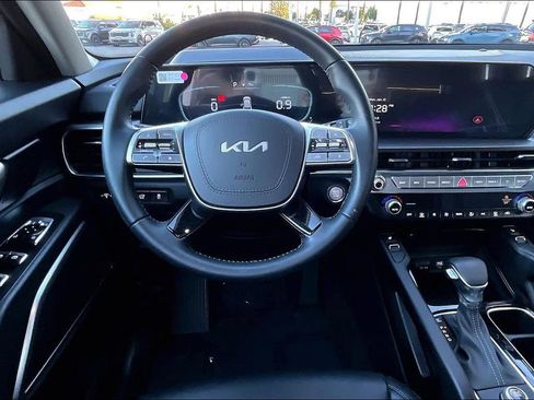 Used 2025 Kia Telluride S image 7