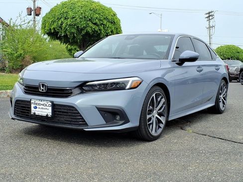 Used 2024 Honda Civic Touring image 3