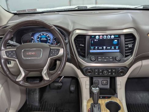 Used 2018 GMC Acadia Denali w/ Technology Package AWD/4WD image 5