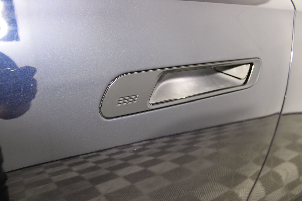 Used 2023 BMW i7 xDrive60 AWD/4WD image 8