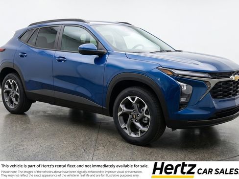 Used 2025 Chevrolet Trax LT w/ LT Convenience Package FWD image 1