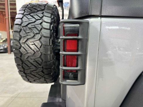 Used 2017 Jeep Wrangler Unlimited Sport w/ Quick Order Package 24S AWD/4WD image 13