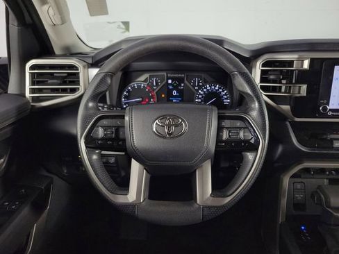 Used 2022 Toyota Tundra SR5 w/ SR5 Convenience Package AWD/4WD image 21