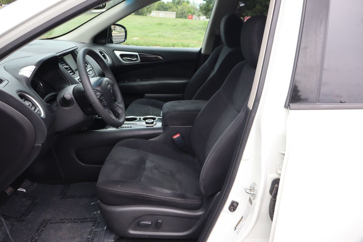 Used 2016 Nissan Pathfinder SV AWD/4WD image 19
