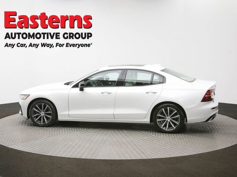 Used 2022 Volvo S60 B5 Momentum image 61